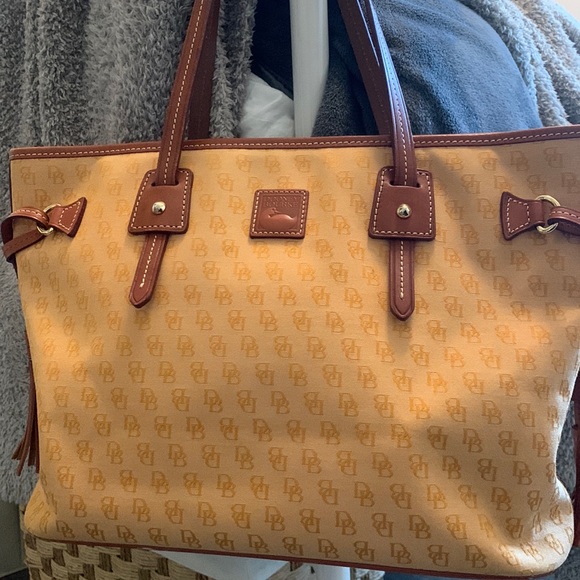 Dooney & Burke Tote - Picture 1 of 16